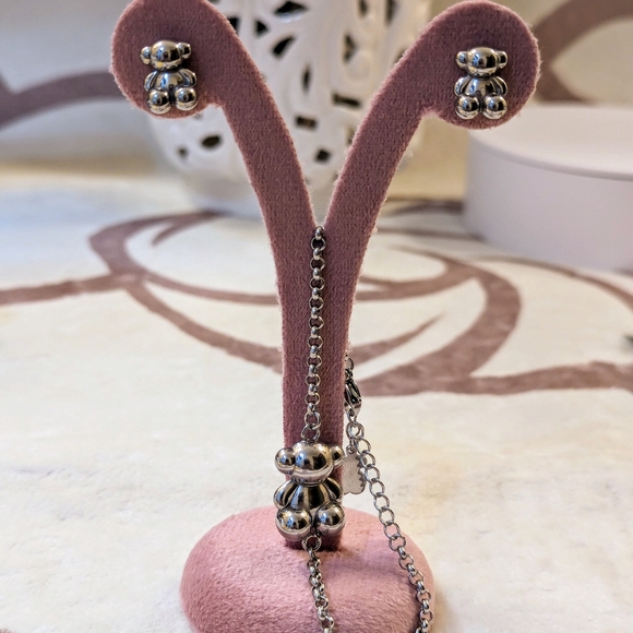 Bangles & Bracelets - Picture 16 of 16